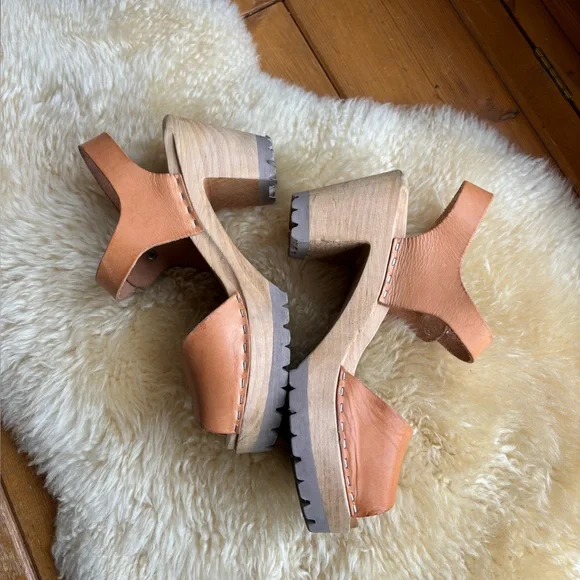 Peep Toe Swedish Clogs - Picture 4 of 10